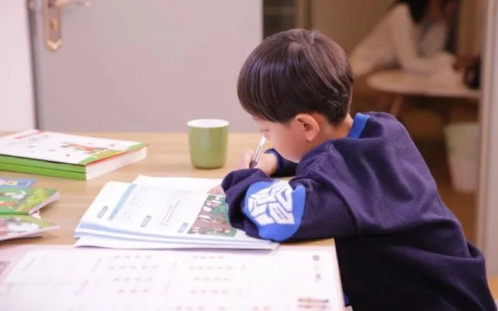 bai-toan-8-5-40-bi-giao-vien-gach-sai-khien-nhieu-phu-huynh-tranh-cai-2