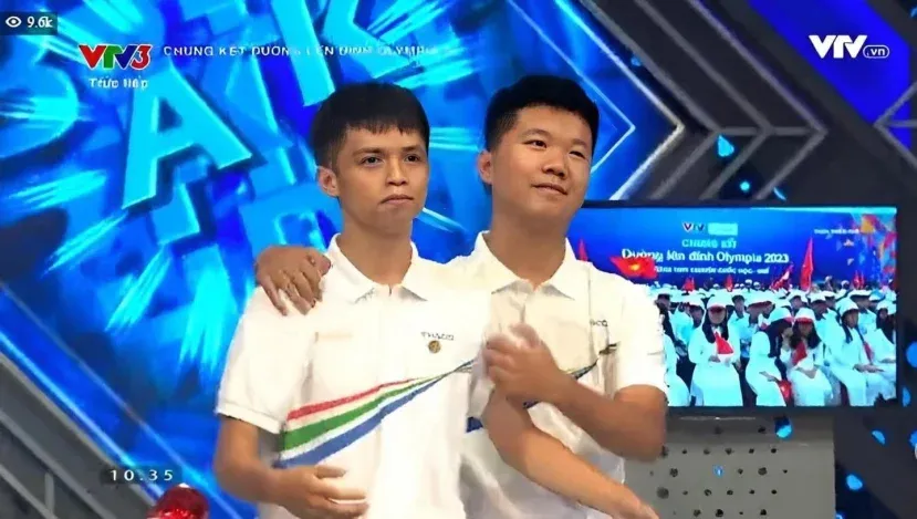 ban-to-chuc-noi-gi-ve-tinh-huong-nhuong-quyen-tra-loi-tai-chung-ket-duong-len-dinh-olympia-2