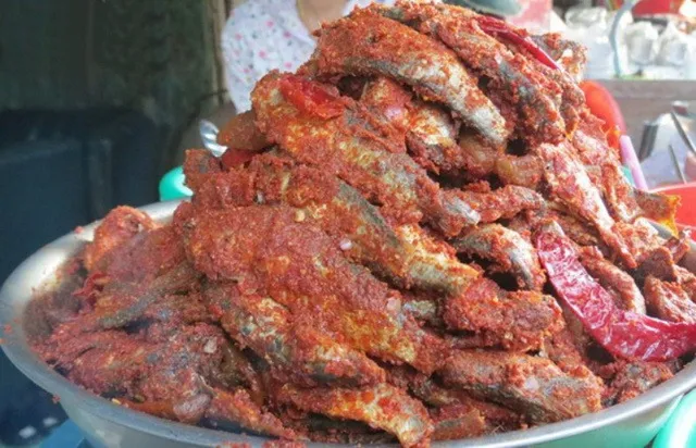 mot-loai-ca-than-tien-o-viet-nam-co-the-bay-nhu-chim-la-dac-san-noi-tieng-vung-bien-quang-nam-da-nang-6