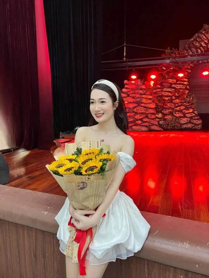 ai-nu-dai-gia-nghin-ty-khien-thu-linh-cityboy-say-dam-ngoai-doi-van-dang-la-sinh-vien-so-huu-nhan-sac-xinh-dep-3