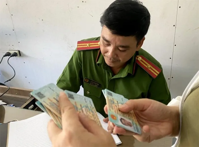 nguoi-dan-duoc-huong-loi-gi-khi-doi-ten-can-cuoc-cong-dan-thanh-can-cuoc-1