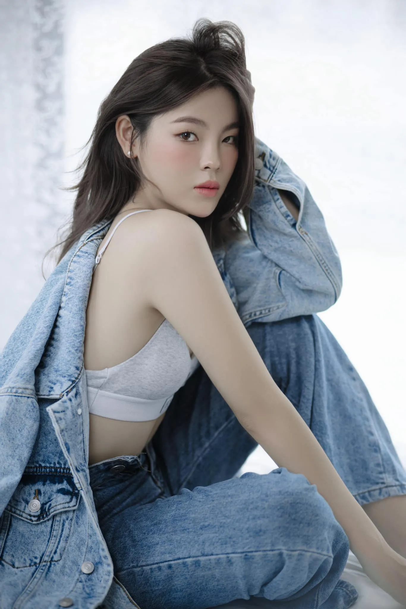 lo-dien-phien-ban-livestream-cua-chi-dep-dap-gio-re-song-2