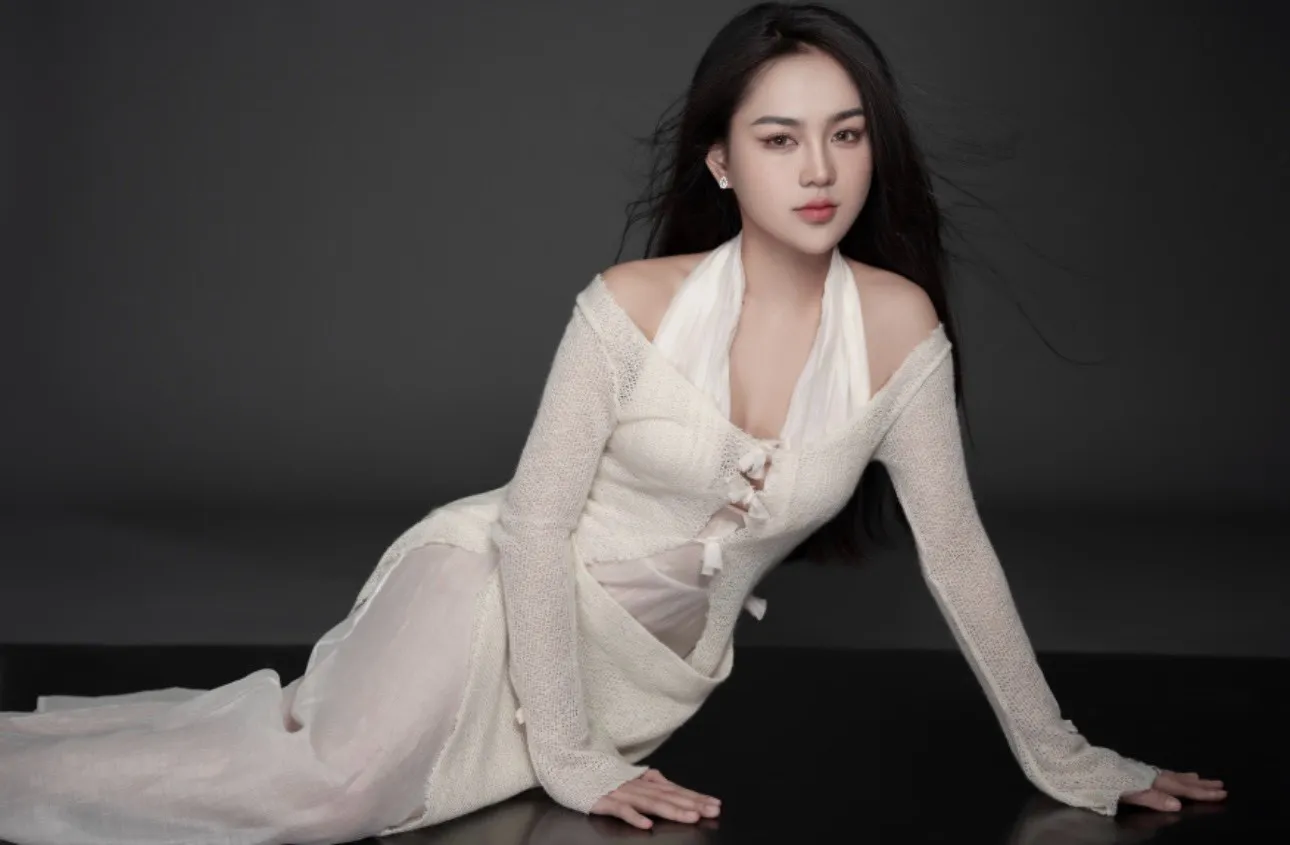 lo-dien-phien-ban-livestream-cua-chi-dep-dap-gio-re-song-3