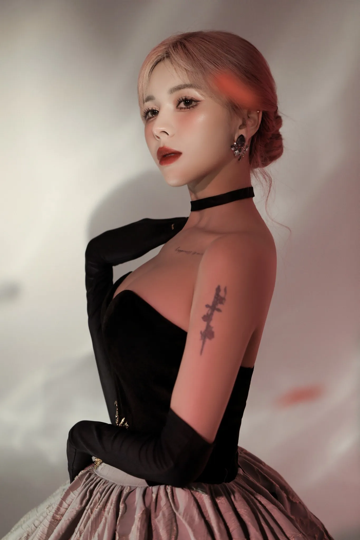 lo-dien-phien-ban-livestream-cua-chi-dep-dap-gio-re-song-8