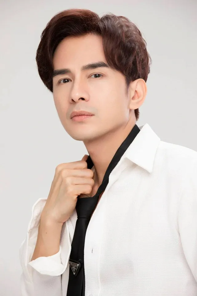 quan-ly-cua-dan-truong-khoi-kien-nhieu-ca-si-vi-su-dung-ca-khuc-chua-xin-phep-3