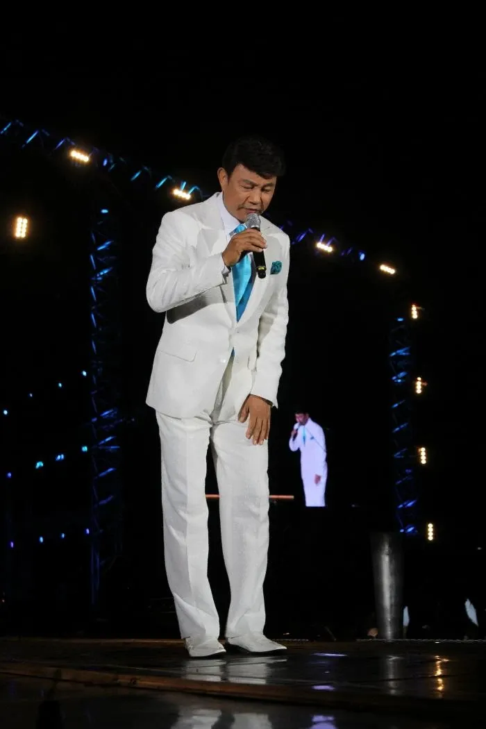 xon-xao-thong-tin-mot-nam-ca-si-de-vo-cam-lai-gay-tai-nan-khien-nhieu-nguoi-bi-thuong-3