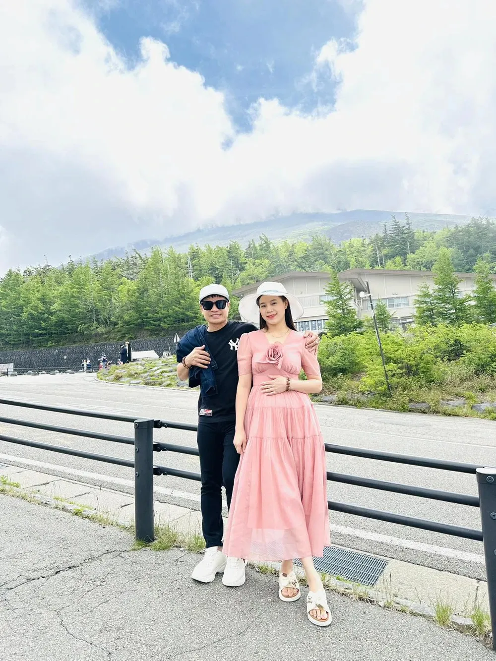 nam-ca-si-9-tuoi-mo-coi-me-10-tuoi-xa-nha-lap-nghiep-cuoc-song-o-tuoi-43-gio-ra-sao-2