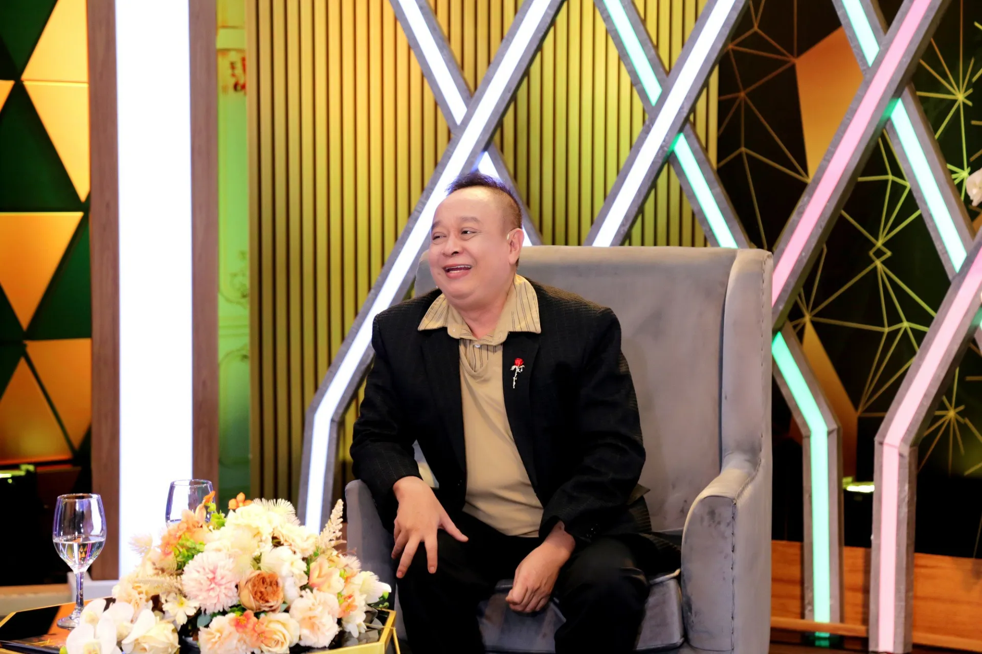 chia-tay-vo-nam-danh-hai-vbiz-gao-khoc-trong-mua-lang-nguoi-truoc-cau-noi-cua-con-trai-4-tuoi-3