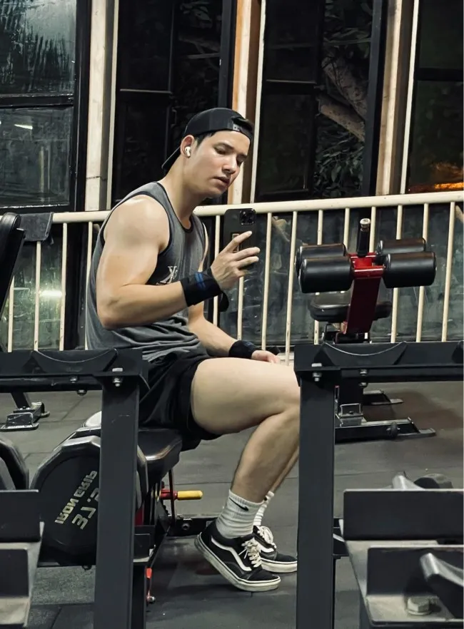 my-nam-chuyen-dao-mo-cua-vtv-lee-min-ho-ban-viet-so-huu-chieu-cao-an-tuong-tung-duoc-nam-anh-cau-hon-8