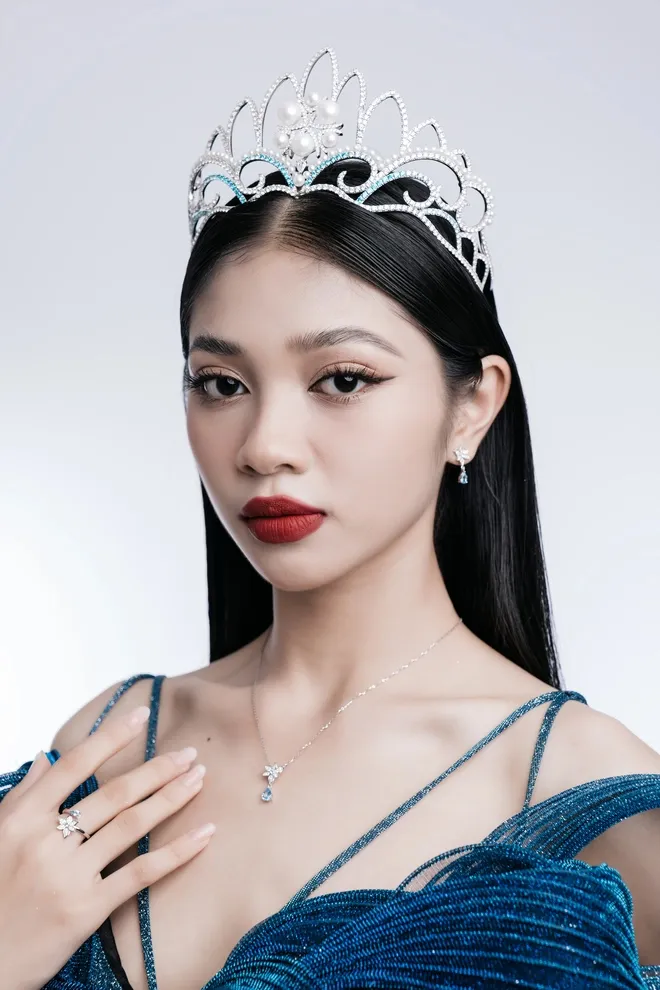 bi-noi-bat-chuoc-hoa-hau-y-nhi-hien-toc-a-hau-minh-kien-len-tieng-3