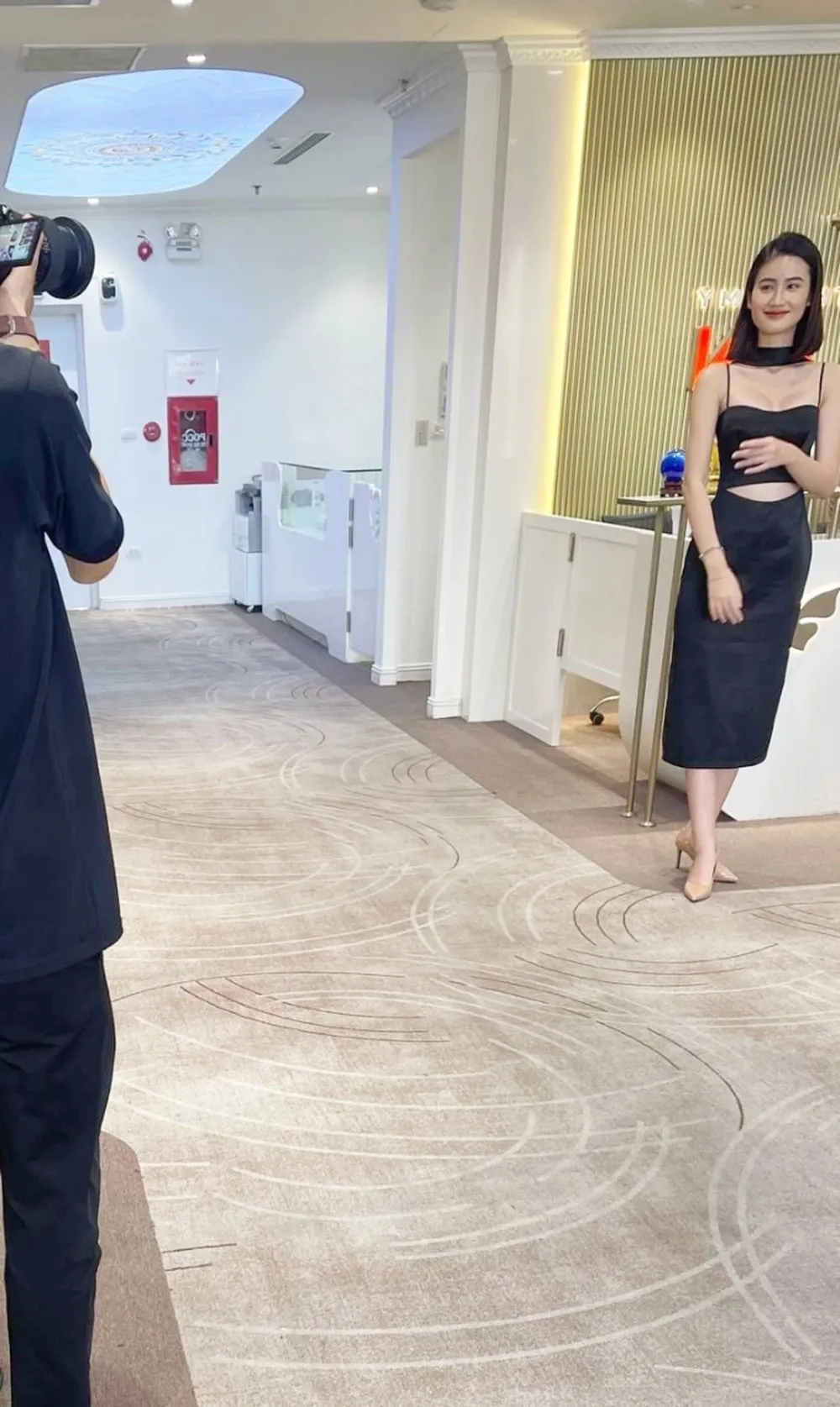 hoa-hau-y-nhi-bi-team-qua-duong-bat-gap-truoc-khi-di-du-hoc-uc-thai-do-la-gay-chu-y-1