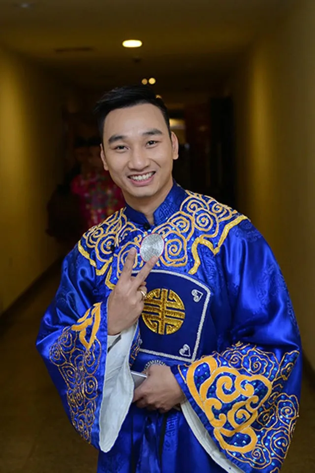 tung-muon-so-do-the-chap-de-tau-nha-nam-mc-nay-so-huu-penthouse-18-ty-tang-vo-toan-do-hieu-1