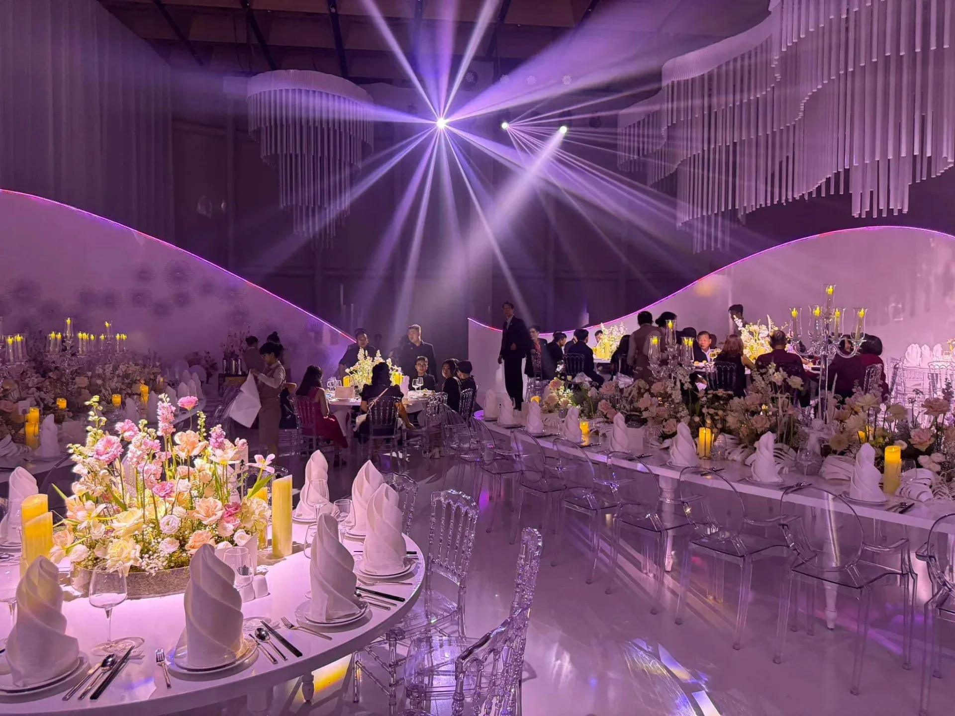 puka-gin-tuan-kiet-lo-dien-trong-dam-cuoi-o-tphcm-3