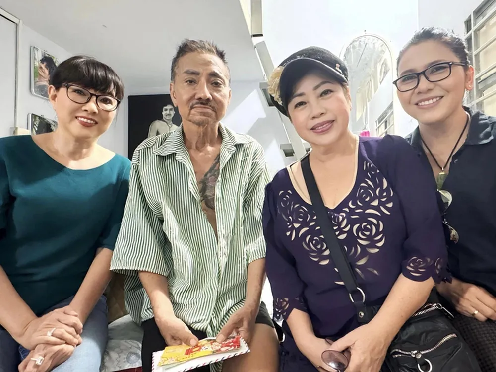 73-tuoi-nam-dien-vien-viet-song-co-doc-trong-can-phong-tro-6m2-khong-ai-cham-soc--du-lam-benh-nang-4