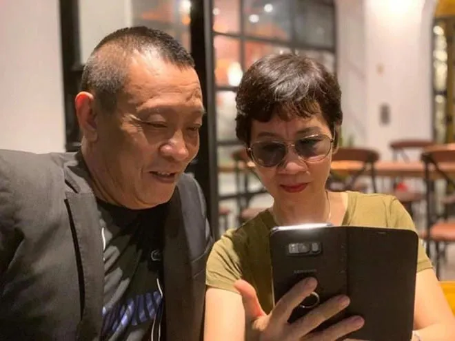 mc-lai-van-sam-tiet-lo-gia-dinh-tung-phai-gui-tien-sang-tra-no-U70-cung-vo-song-trong-can-nha-40m2-3
