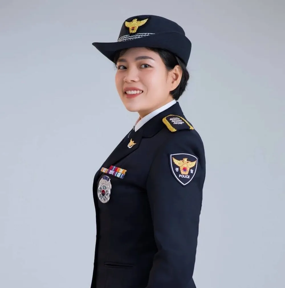 co-gai-nghe-an-sang-han-du-hoc-roi-lam-canh-sat-hien-mang-quan-ham-thuong-uy-2