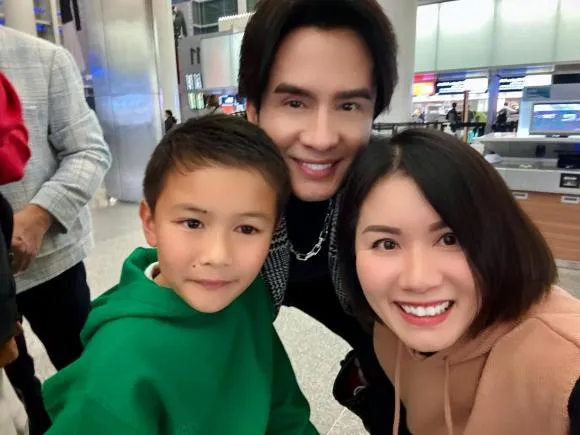 dan-truong-lan-dau-lo-dien-sau-tai-nan-o-my-don-vo-cu-va-con-trai-ve-viet-nam-2