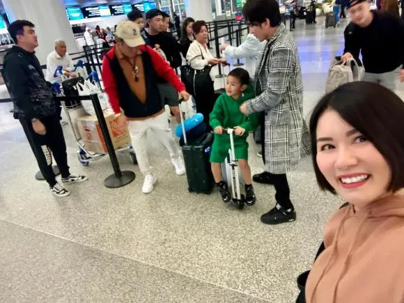 dan-truong-lan-dau-lo-dien-sau-tai-nan-o-my-don-vo-cu-va-con-trai-ve-viet-nam-3