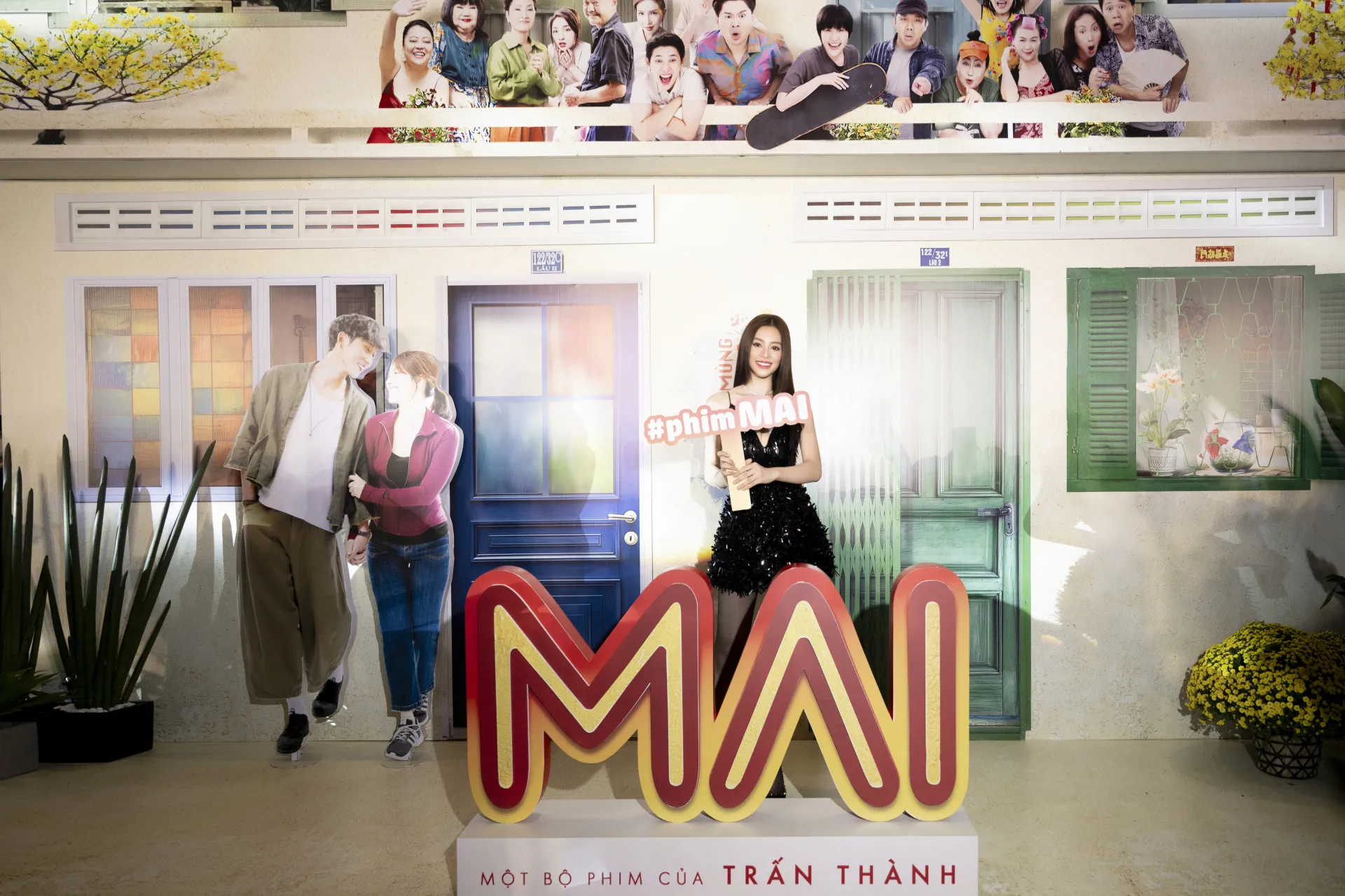 duoc-chon-mat-gui-vang-hoa-hau-tieu-vy-gay-bao-du-chi-xuat-hien-cuoi-phim-tram-ty9