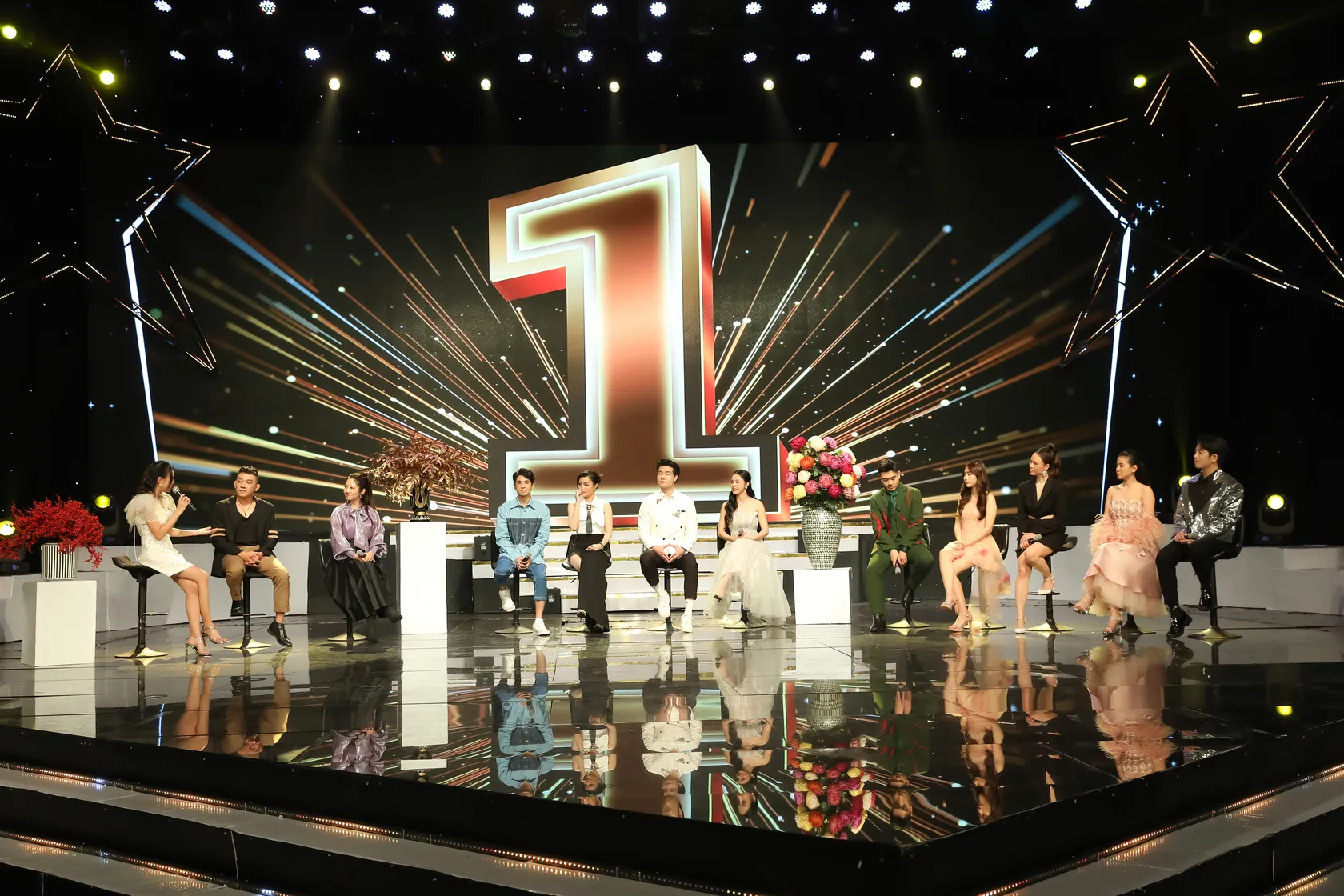 hay-la-so-1-bat-mi-nhieu-cau-chuyen-phia-sau-san-khau8