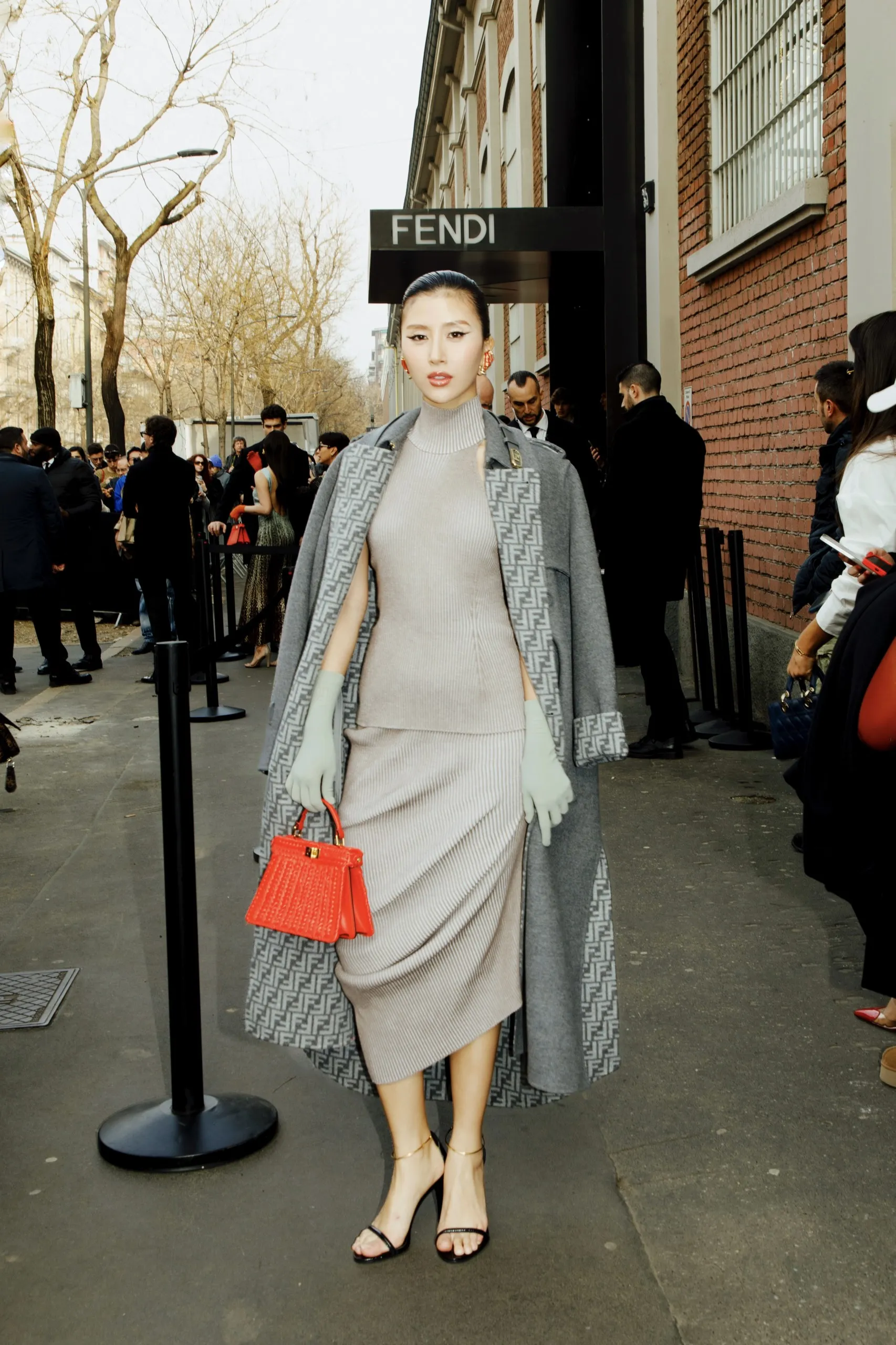 la-dai-dien-viet-nam-duy-nhat-tai-show-dien-fendi-o-milan-quynh-anh-shyn-the-hien-nhu-the-nao6