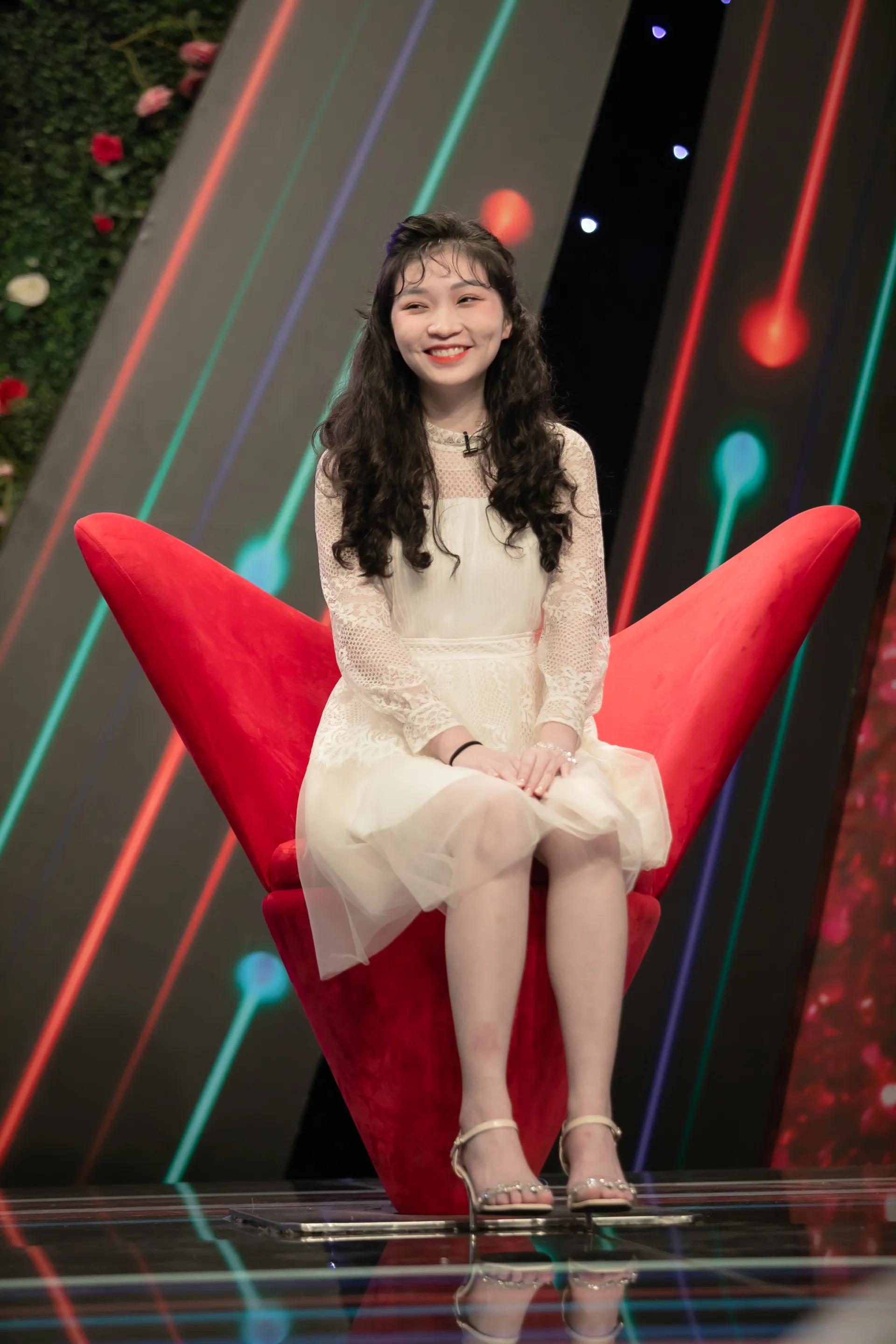 quyen-linh-ngoc-lan-phan-khich-truoc-nu-chinh-xinh-nhu-hot-girl-tham-gia-ban-muon-hen-ho2