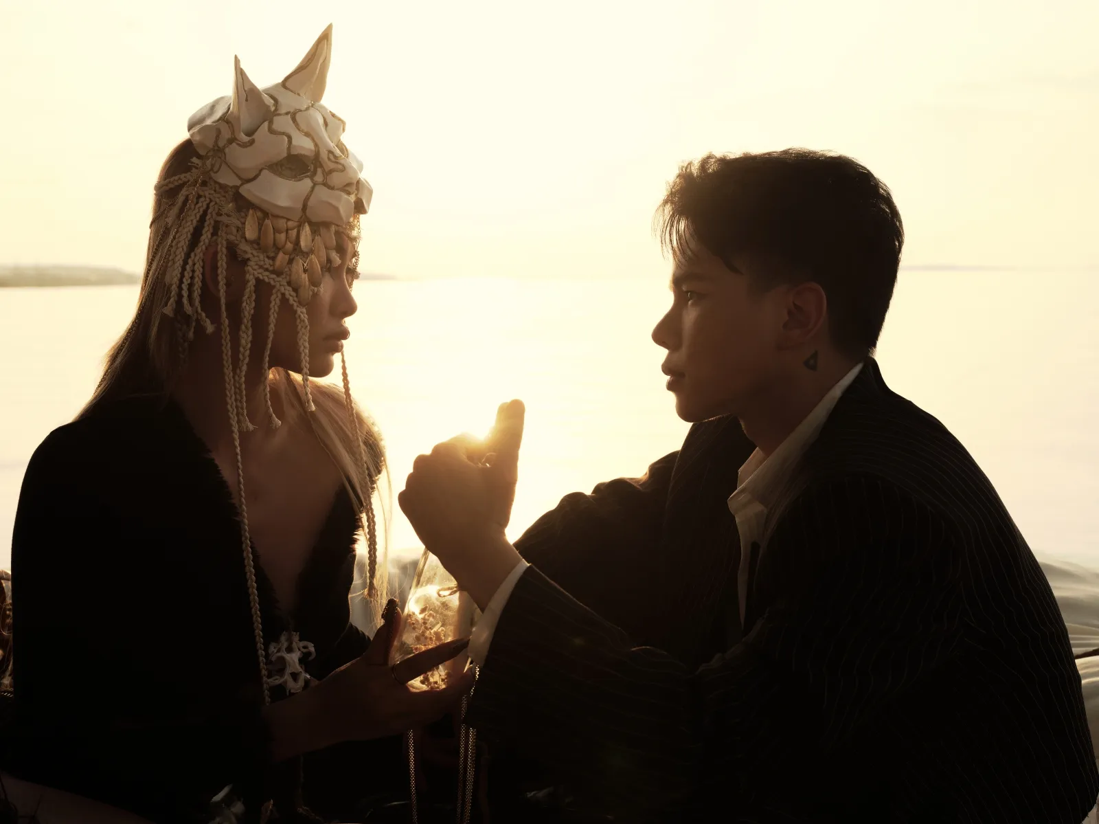 hoang-ton-tung-mv-thu-2-sau-1-tuan-thu-nghiem-the-loai-nhac-moi-lyrics-goi-cam3