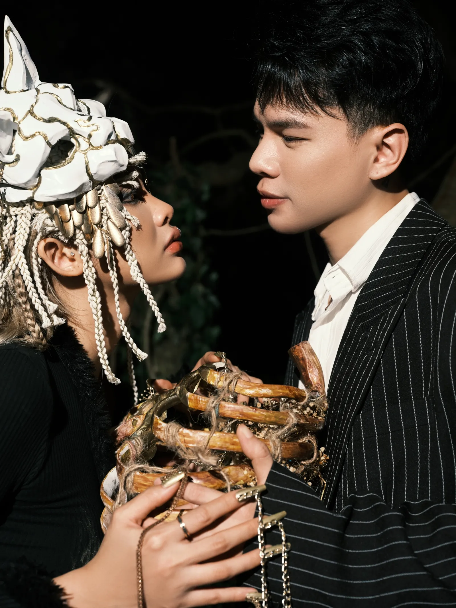 hoang-ton-tung-mv-thu-2-sau-1-tuan-thu-nghiem-the-loai-nhac-moi-lyrics-goi-cam4