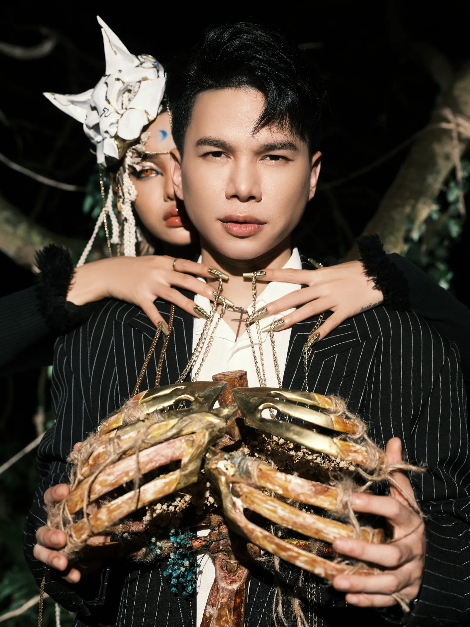 hoang-ton-tung-mv-thu-2-sau-1-tuan-thu-nghiem-the-loai-nhac-moi-lyrics-goi-cam5