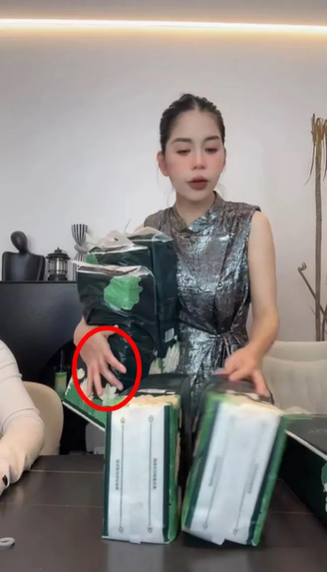 hang-du-muc-an-y-vet-bam-tren-co-the-khong-phai-lan-dau-chong-livestream-xac-nhan-co-xo-xat-voi-vo-1