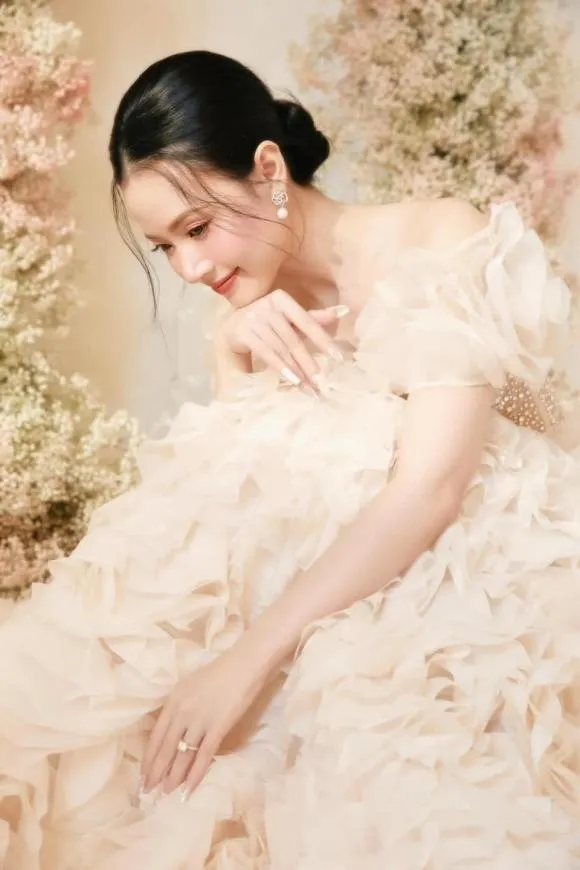 midu-tung-loat-anh-cuoi-dam-chat-ngon-tinh-giai-thich-luon-mot-chi-tiet-dac-biet-trong-le-an-hoi-6