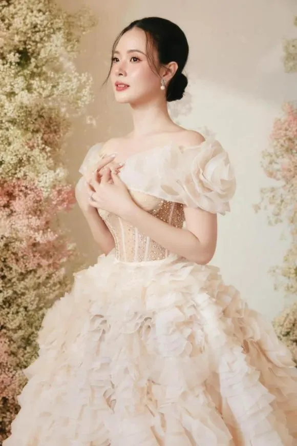 midu-tung-loat-anh-cuoi-dam-chat-ngon-tinh-giai-thich-luon-mot-chi-tiet-dac-biet-trong-le-an-hoi-7