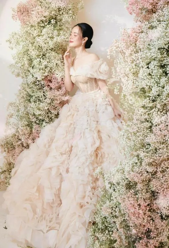 midu-tung-loat-anh-cuoi-dam-chat-ngon-tinh-giai-thich-luon-mot-chi-tiet-dac-biet-trong-le-an-hoi-8