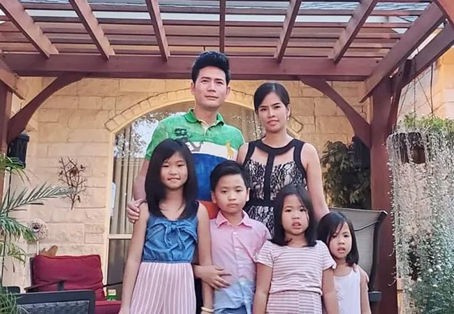 nam-ca-si-ho-van-o-nha-30-ty-sinh-5-con-voi-vo-xinh-dep-deu-dat-ten-giong-nhau-3