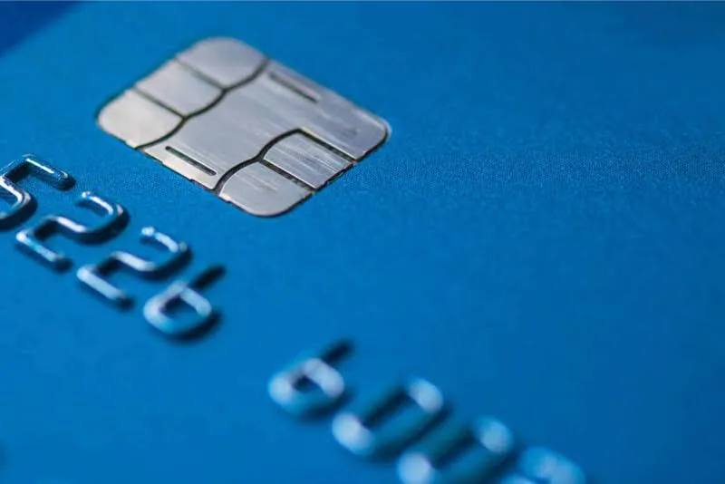 vo-tinh-de-lo-so-the-ngan-hang-co-bi-mat-tien-trong-tai-khoan-khong-2