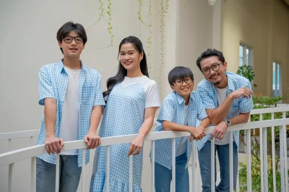 lam-vy-da-va-hua-minh-dat-ky-niem-14-nam-ngay-cuoi-hai-quy-tu-gay-sot-boi-ngoai-hinh-dien-trai-1