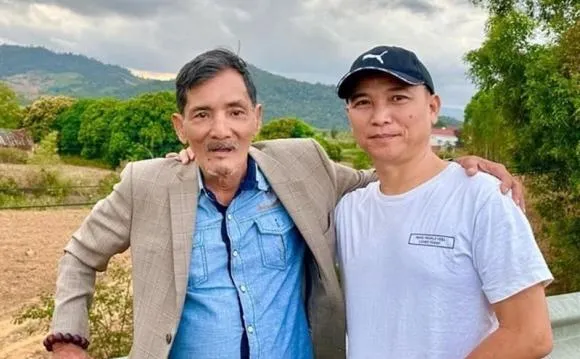 con-trai-thuong-tin-khong-lien-lac-duoc-voi-bo-3
