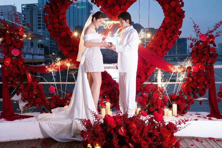 hoa-hau-phuong-le-khoe-loat-anh-trong-le-dinh-hon-cung-vu-luan-1