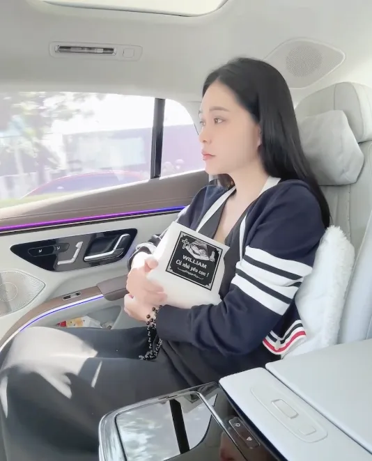 doan-di-bang-mat-con-ong-xa-xin-loi-noi-1-cau-dau-nhoi-long-3