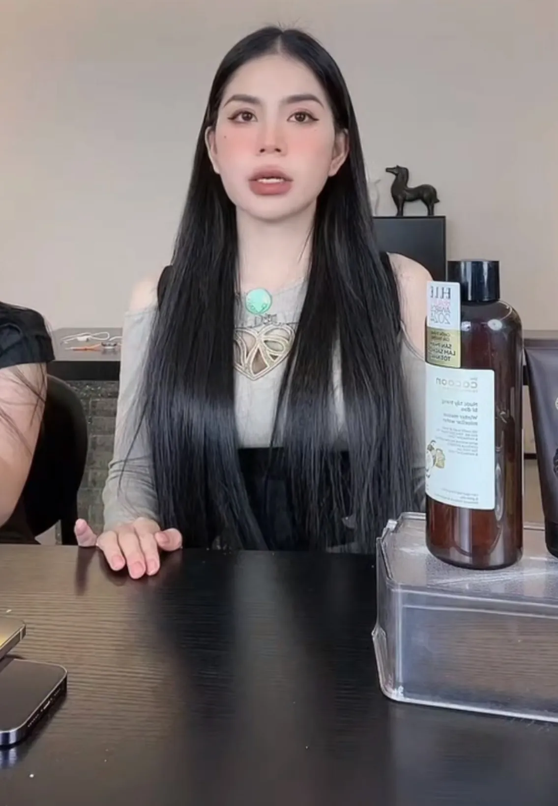 hang-du-muc-gap-bien-trong-dem-dich-duong-bi-thuong-chong-noi-cau-gay-soc-5