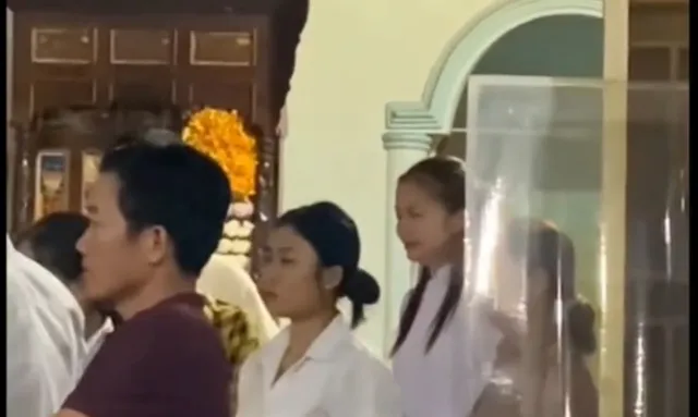 hoa-hau-ngoc-chau-tieu-tuy-trong-le-tang-me-2