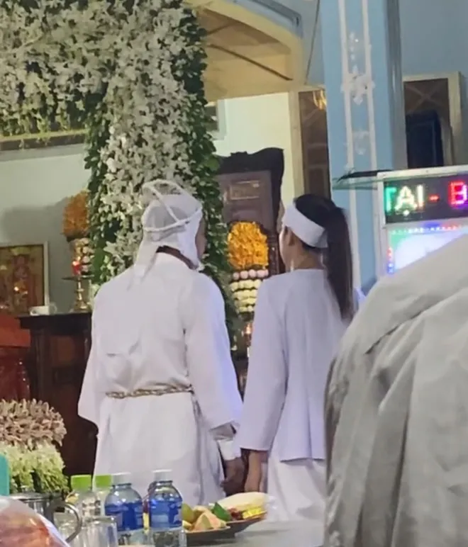 hoa-hau-ngoc-chau-tieu-tuy-trong-le-tang-me-3