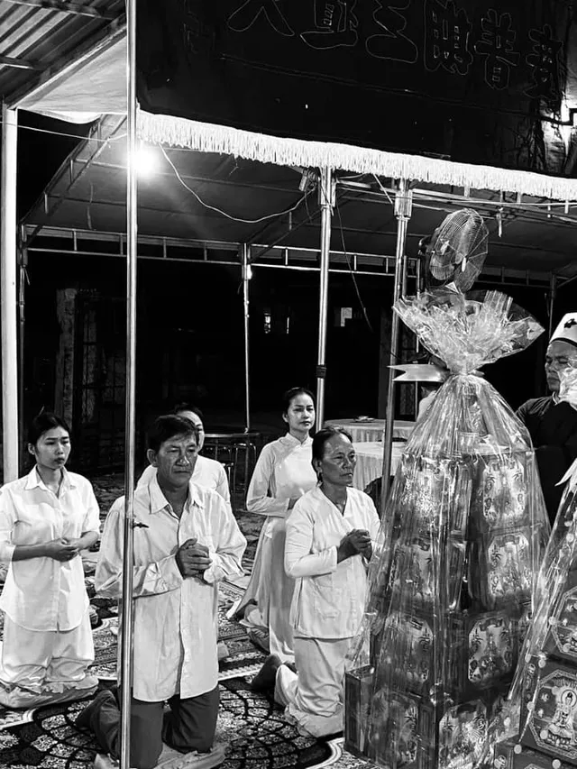 hoa-hau-ngoc-chau-tieu-tuy-trong-le-tang-me-5