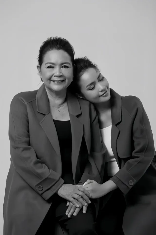 hoa-hau-ngoc-chau-tieu-tuy-trong-le-tang-me-6