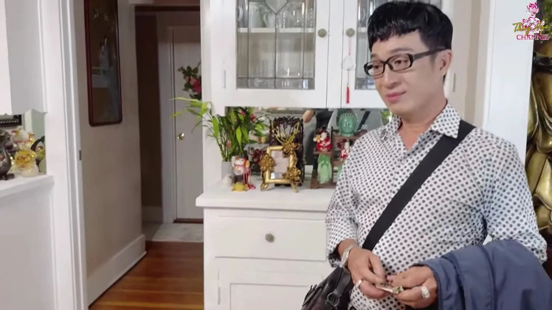 nam-ca-si-tung-sa-nga-vi-nghien-ngap-xin-di-hat-30-nghin-1-dem-ma-khong-ai-cho-1