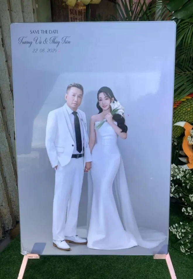 nam-ca-si-viet-vua-ket-hon-o-tuoi-61-co-dau-kem-30-tuoi-la-ai-1