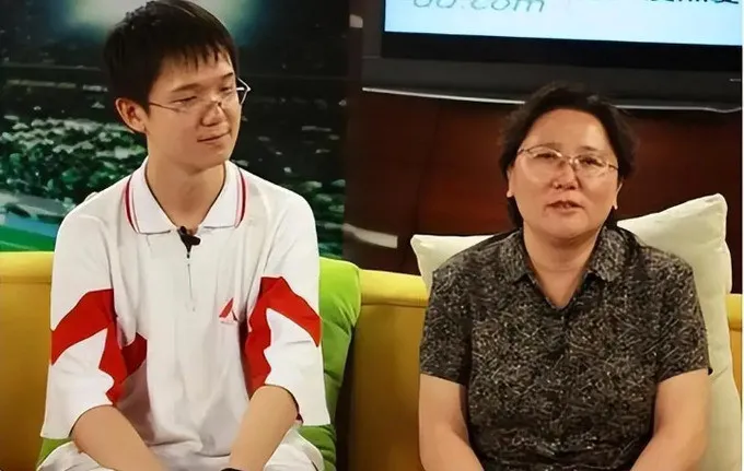 than-dong-3-lan-gianh-hcv-olympic-toan-thu-khoa-ky-thi-dai-hoc-nhung-bi-11-ngoi-truong-tu-choi-ly-do-vi-sao-2