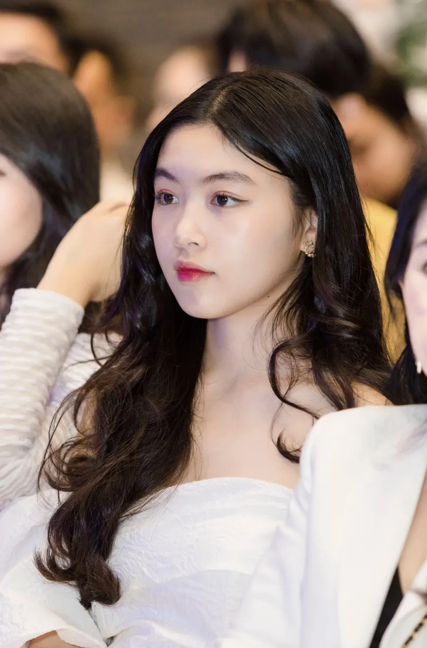 mc-quyen-linh-roi-nuoc-mat-tu-nhan-minh-ich-ky-khi-nghe-quyet-dinh-cua-con-gai-2