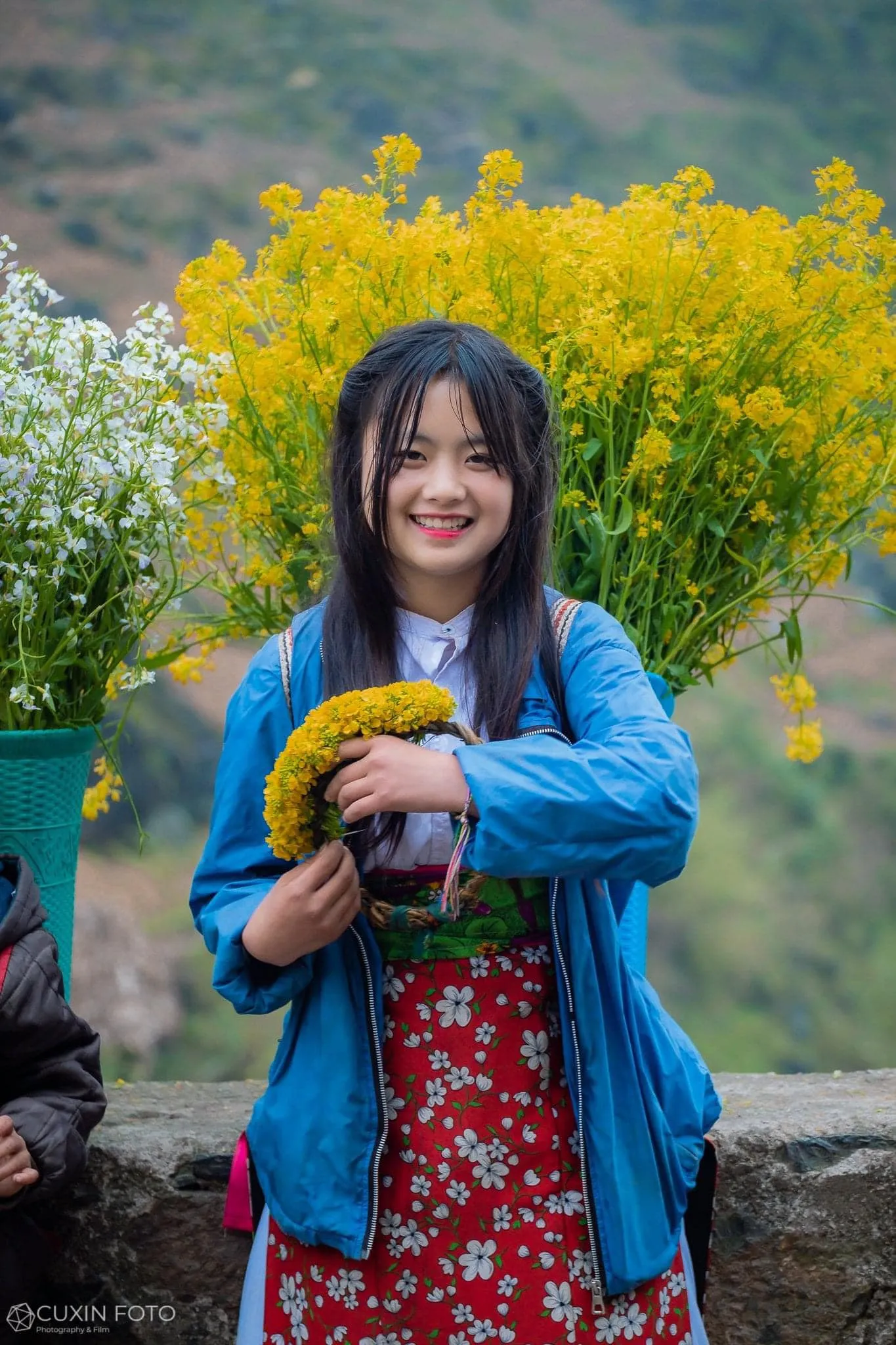 xon-xao-hinh-cuoi-cua-phung-phinh-ha-giang-ben-chong-hon-6-tuoi-1