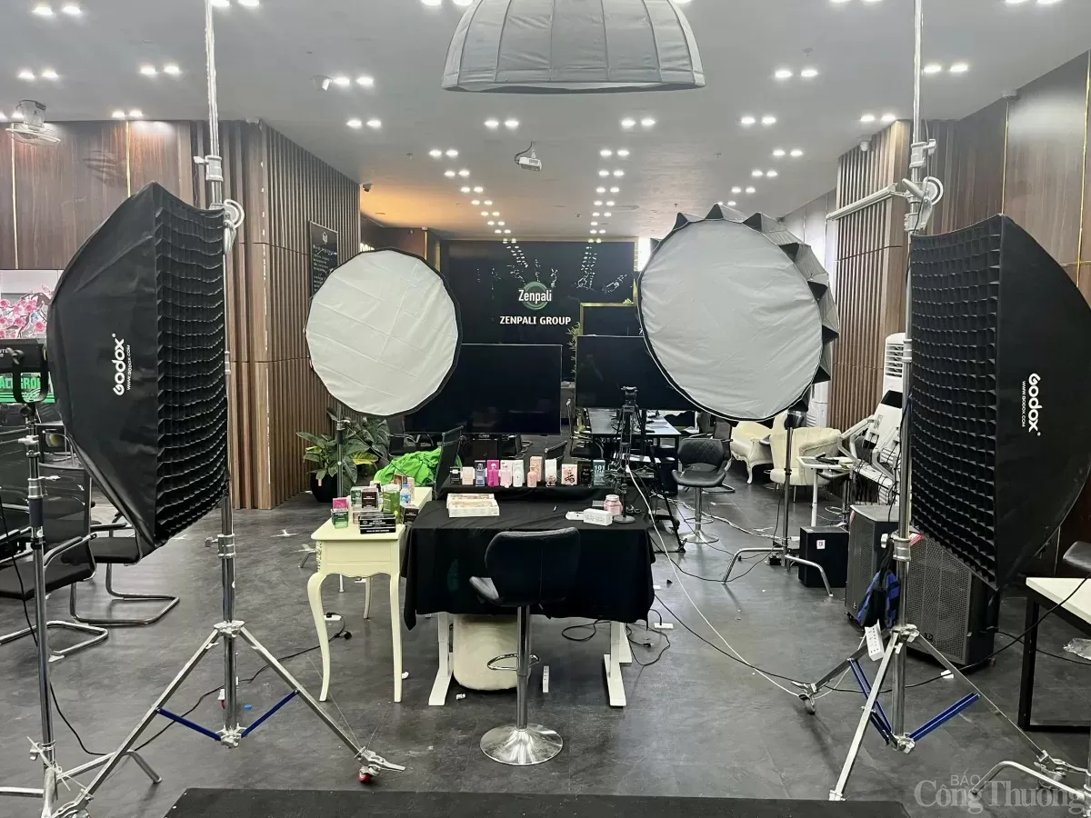 thu-giu-hon-1000-chai-nuoc-hoa-nhap-lau-cua-tiktoker-phan-thuy-tien-1